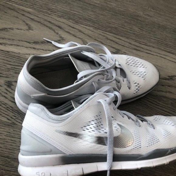 cute womens nike tennis shoes